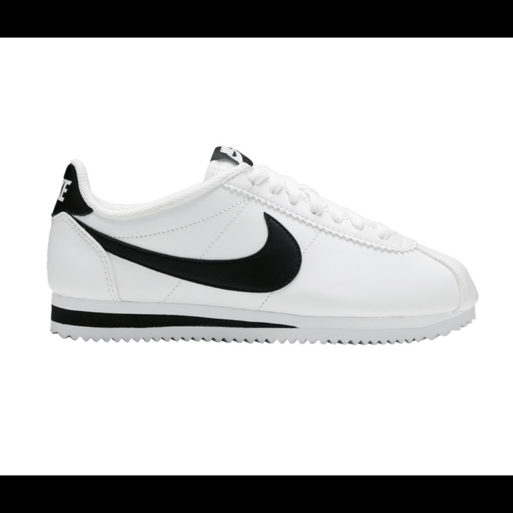 Nike tennis shoes